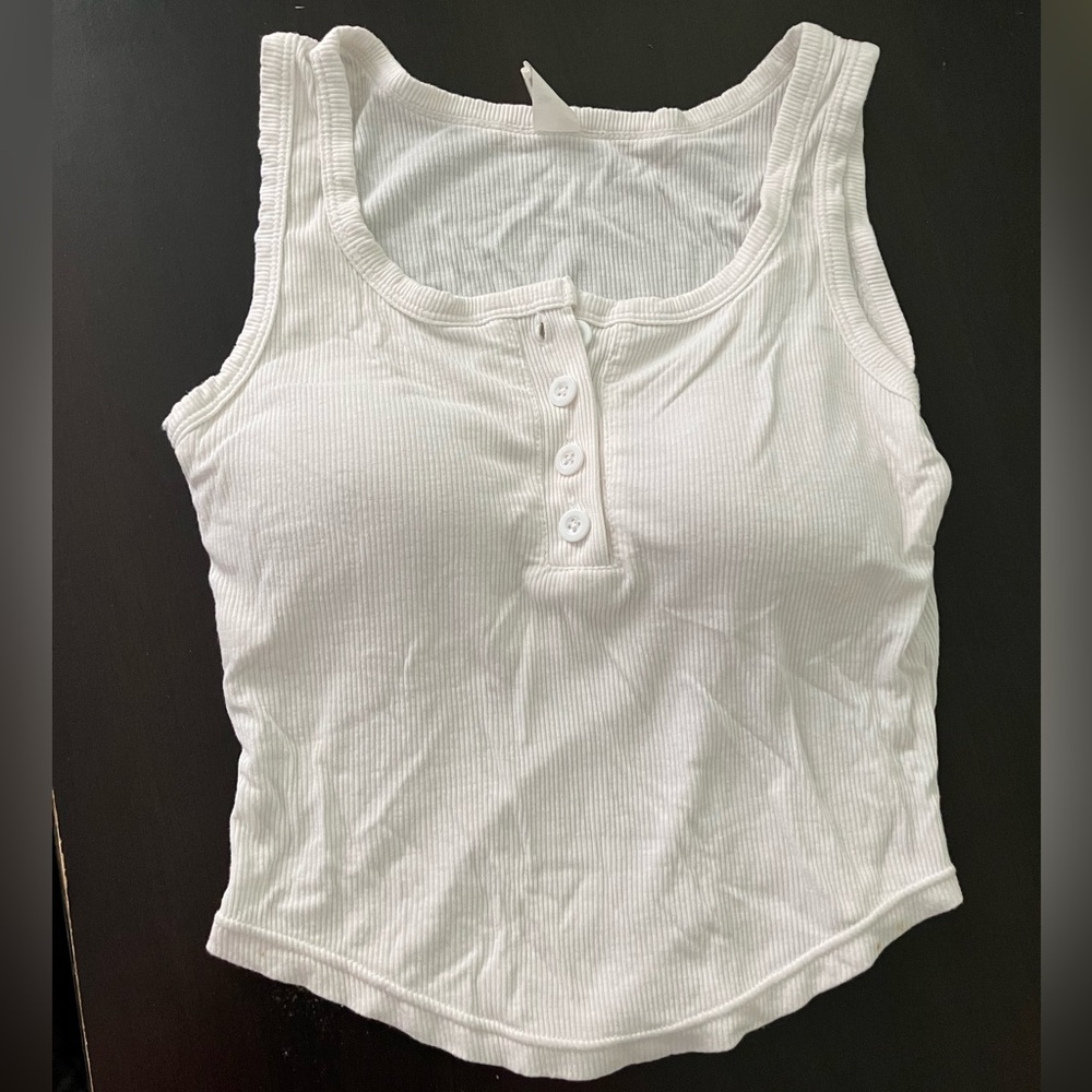 White tank/crop top